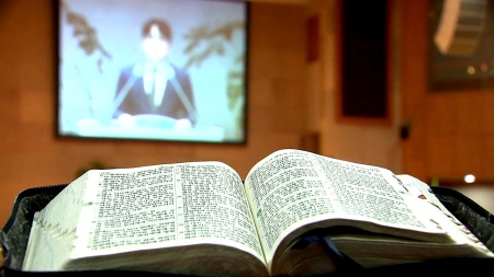 교회 대부분 비대면 예배...일부 대면예배 강행에 교계 자성도