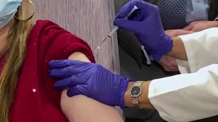 미 CDC 자문단, 면역 취약층 부스터샷 사실상 권고