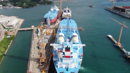 세계 최초 '고 망간강' 연료탱크 선박 인도