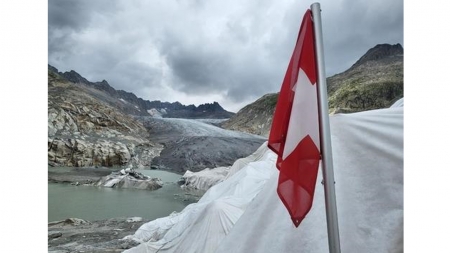 빙하 녹는 알프스에서 실종자 시신 잇따라 발견