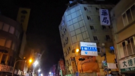 타이완 강진 때 '기우뚱' 여진에 '콰당'..."원자탄 42개 폭발력"