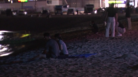 열대야에 잠 못 이룬 강릉...더위 피해 강가로, 바닷가로