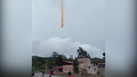 중국 '로켓 잔해' 마을로 추락해 대피 소동