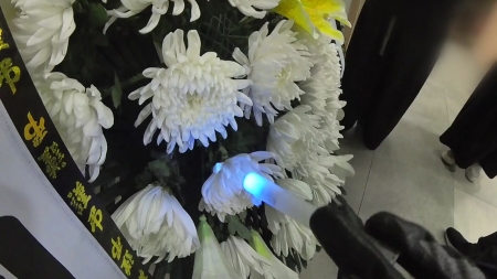 쓰고 버린 화환을 버젓이...재사용 표시 '유명무실'