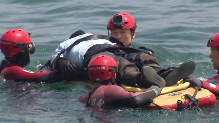갯바위 고립되면 어떻게?..."파도 피하는 게 핵심"