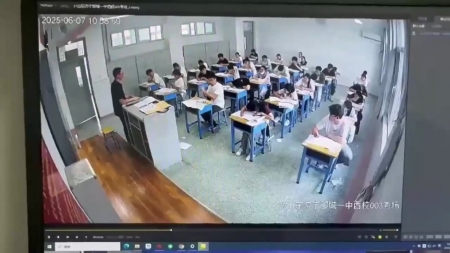 '중국판 수능' 시험지 찢어발긴 수험생...AI 감독 카메라 영상 유출