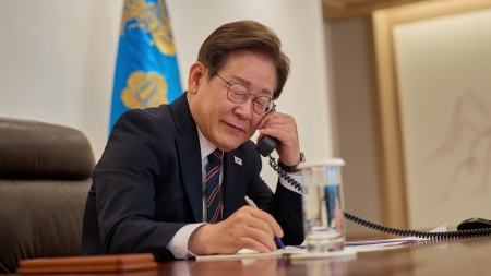 한일 정상 첫 통화..."한미일 틀 안에서 노력"
