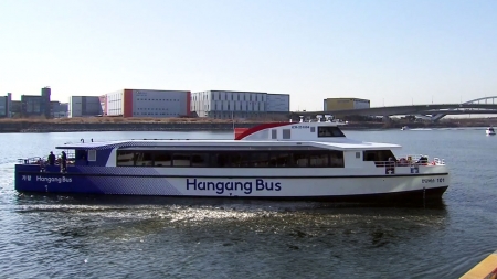 한강버스 7월 1일 첫 체험운항 개시...9월 정식 운항