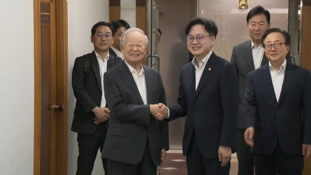 김정관 "관세 영향 최소화"...최태원 "마무리로 보긴 성급"