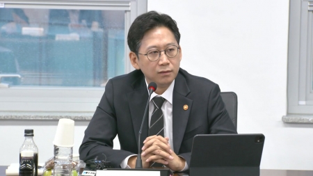 연구현장 행보 이어가는 배경훈..."R&D 복원 넘어 대대적 혁신"
