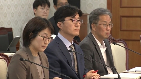 "자살률 10년 내 40% ↓...고위험군 집중 관리"
