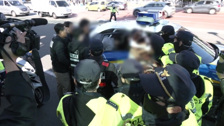 미신고 시위 유튜버 체포...경찰, 혐오 집회 엄정 대응