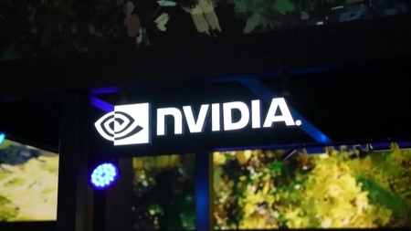 "젠슨 황, 블랙웰 GPU의 한국 수출 통제 해결할 것...한국 원잠 미국 내 건조 불가"