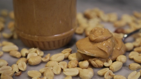 "땅콩 알레르기 예방하려면 어릴 때 땅콩 먹여야"