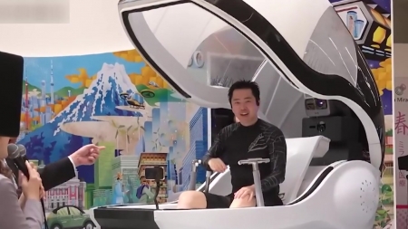 "여보, 그냥 누워만 있어"...씻겨주는 '인간 세탁기' 등장