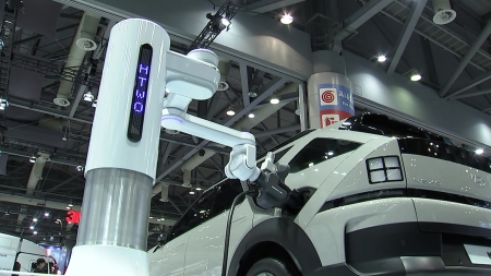 로봇이 알아서 충전...미래 수소 기술 총집결