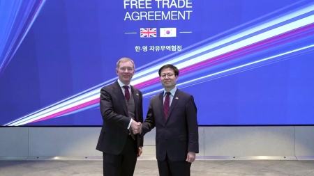 비자 장벽 허물고 K-컨텐츠 개방 확대...한-영 '통 큰' 합의