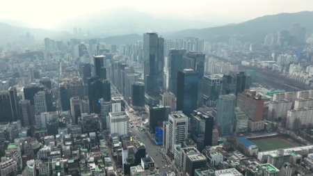 연말 특수에 기업 체감경기 17개월 만에 최고