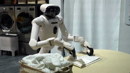 CES 뒤덮은 중국 ’로봇군단’...정교함으로 맞선 한국