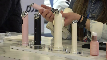 "한국 연예인처럼"...K-뷰티테크·헬스케어로 CES ’들썩’