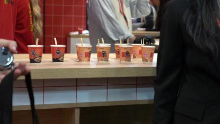 라면도 딸기도, 세계인이 빠졌다!...K-푸드 수출 ’신기록’ 질주