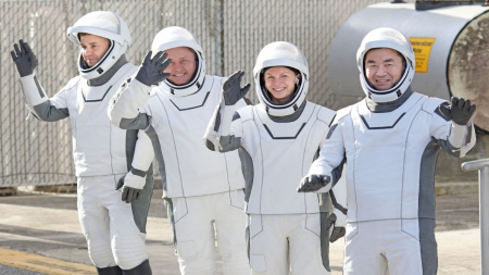 ’건강 문제 첫 조기 귀환’ ISS 우주 비행사 4명, 지구에 무사히 도착