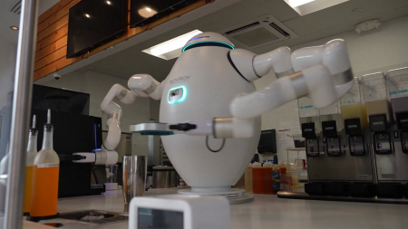 로봇이 일하는 시대...현실화하는 고용 충격