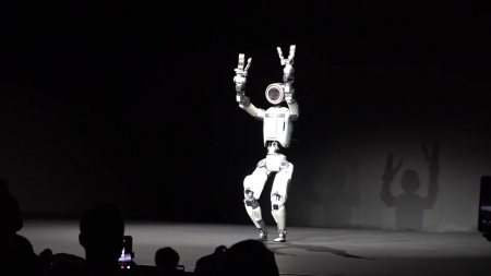 ’아틀라스’발 AI 일자리 대체 논란...노동부, 로드맵 구상