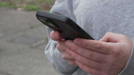 프랑스도 ’15살 미만 SNS 금지법’ 통과...9월 시행