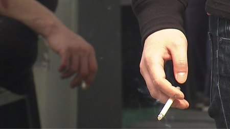 "직접 흡연 사망자 연 7만 명...사회경제적 비용 15조 원"