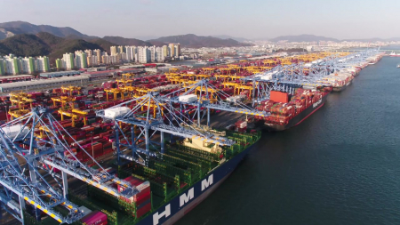 ’2배 껑충’ 반도체 타고 날아오른 수출...1월 ’최고 실적’