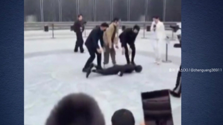 중국 휴머노이드 로봇, 시연 행사에서 '꽈당'