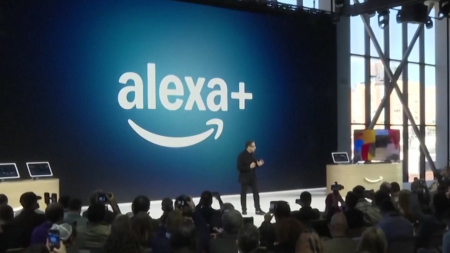 "오픈AI, 아마존과 동맹 맺고 맞춤형 AI 모델 개발 논의...알렉사 등에 적용"