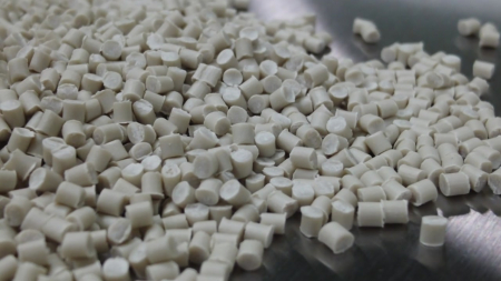 플라스틱 사용량 절반으로 줄인 친환경 신소재 개발