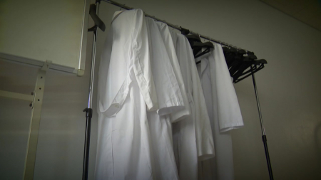 "내년부터 5년간 의대 3,342명 증원"...의료계 "재산정해야"