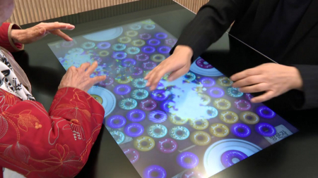 노인 절반 초고령 마을에 'AI 사랑방' 확산