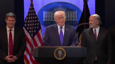 트럼프 "대법원 판결로 장난치는 국가에 더 높은 관세"