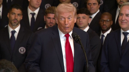 "협상 전화, 이미 늦었다...투항·망명하라"...이란 더 세게 흔드는 트럼프