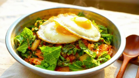 봄동 비빔밥 '열풍'…