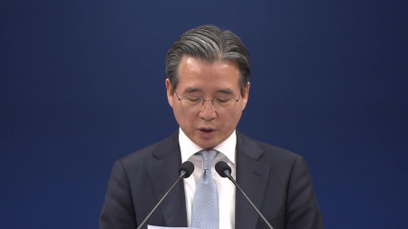 청와대 "유가 최고가격제 이번주 내 시행...현 가격보다 낮아질 것"