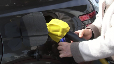 최고가격제 나흘째...전국 기름값 평균 1,830원대로 하락