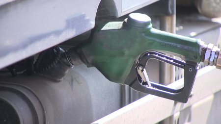 주유소 기름값 하락세 계속...휘발유 1,821원·경유 1,818원