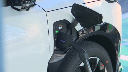 기름값 무서워 '전기차'로...제주 보조금 신청 폭증