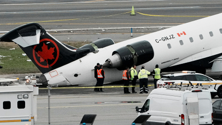 "미국 뉴욕 라과디아 공항 충돌 사고 직전 관제 혼선 가능성"