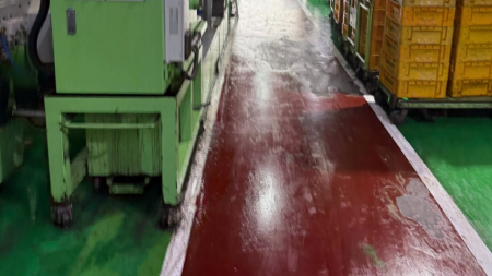 새카맣게 변하고 바닥은 기름 범벅..."화재도 빈번"