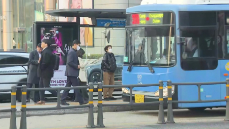 서울시 "기후동행카드 10% 페이백...출퇴근 집중 배차 연장"