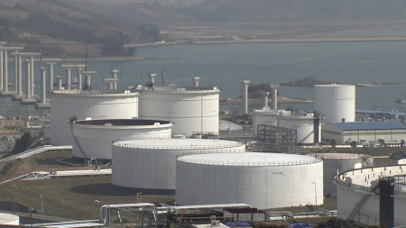 '비축유 스와프' 도입..."6월까지 원유 수급 문제없어"