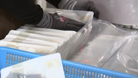 포장재 없어 한약도 못 달여...합성수지 품귀 심화