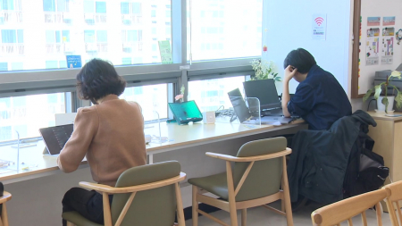 밤에도 주말에도 '카공족' 반기는 경기도 '청년 공간'