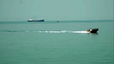 선박 줄나포에 하루 1척 겨우 통과...다시 막힌 호르무즈